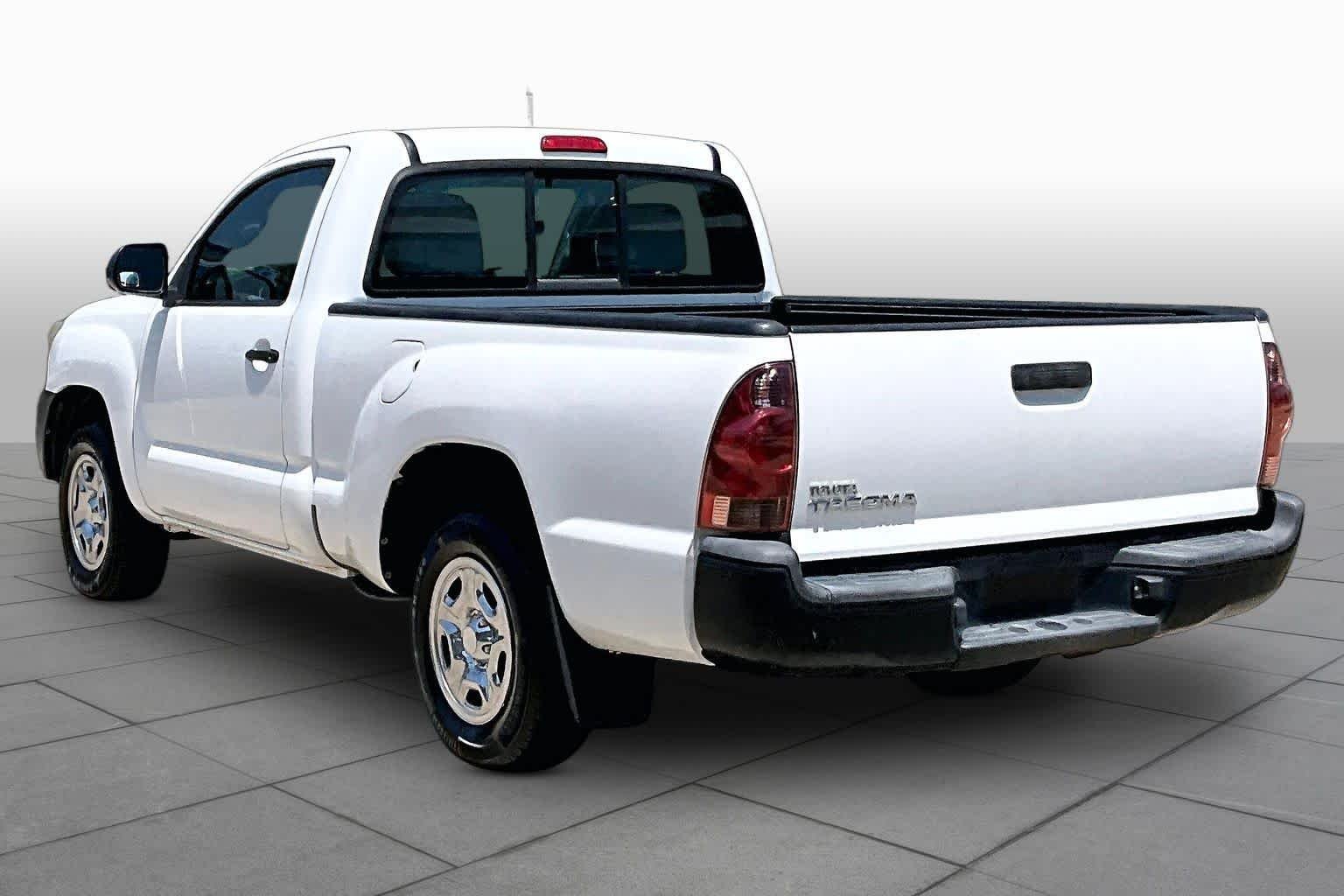 Used 2013 Super White Toyota  image 10