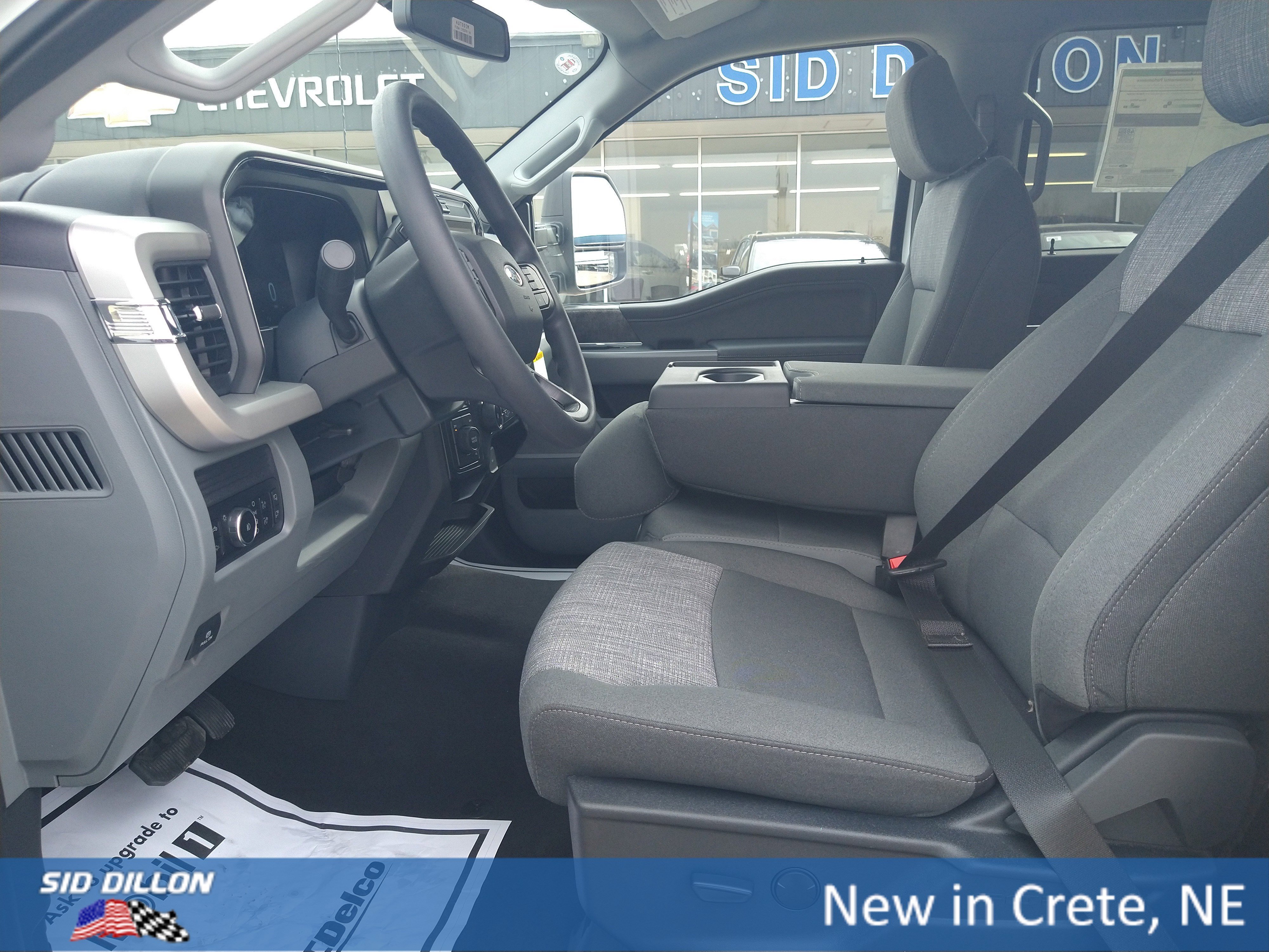 New 2026 Oxford White Ford XLT image 3