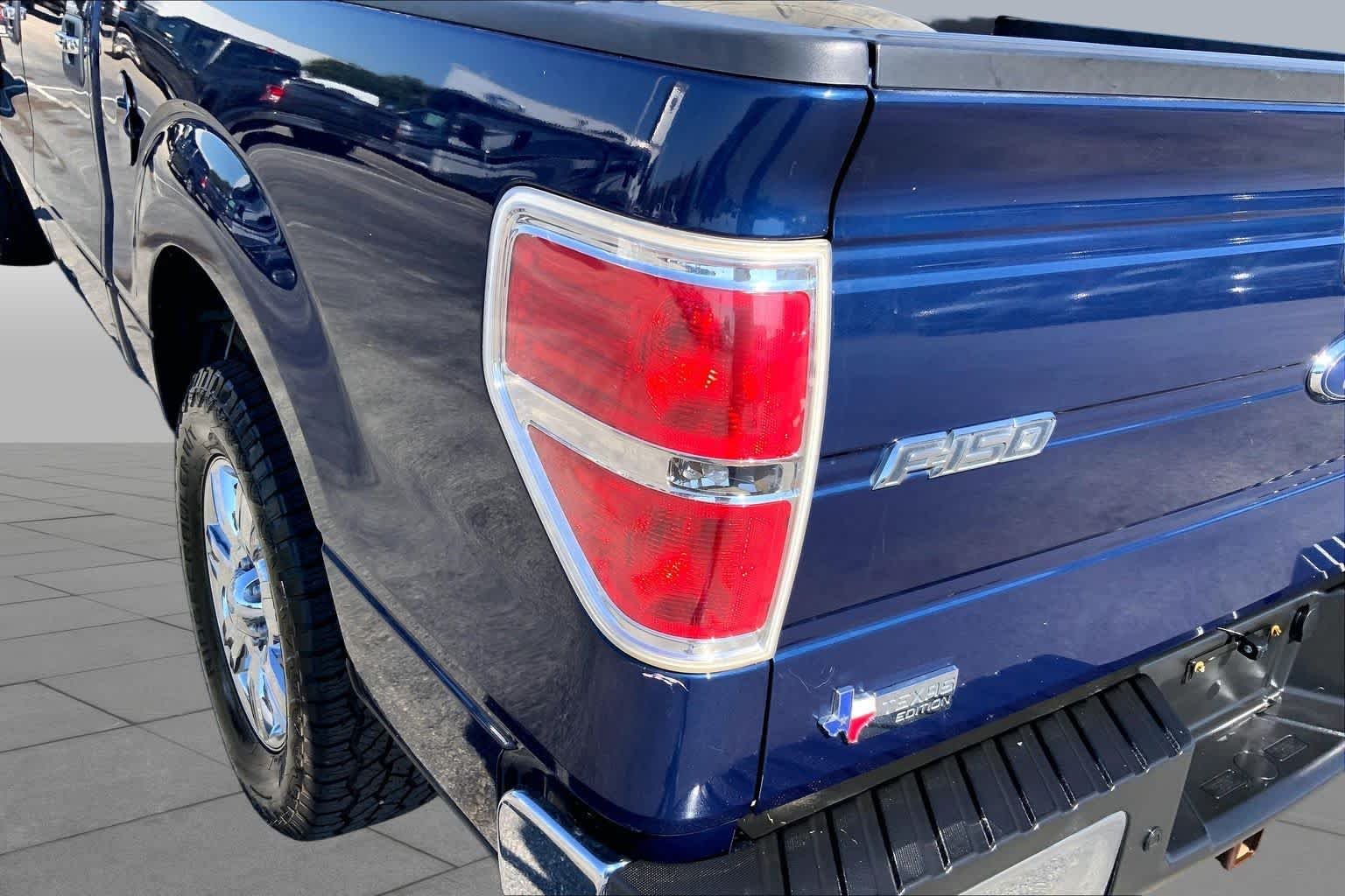 Used 2012 Dark Blue Pearl Metallic Ford XLT image 25
