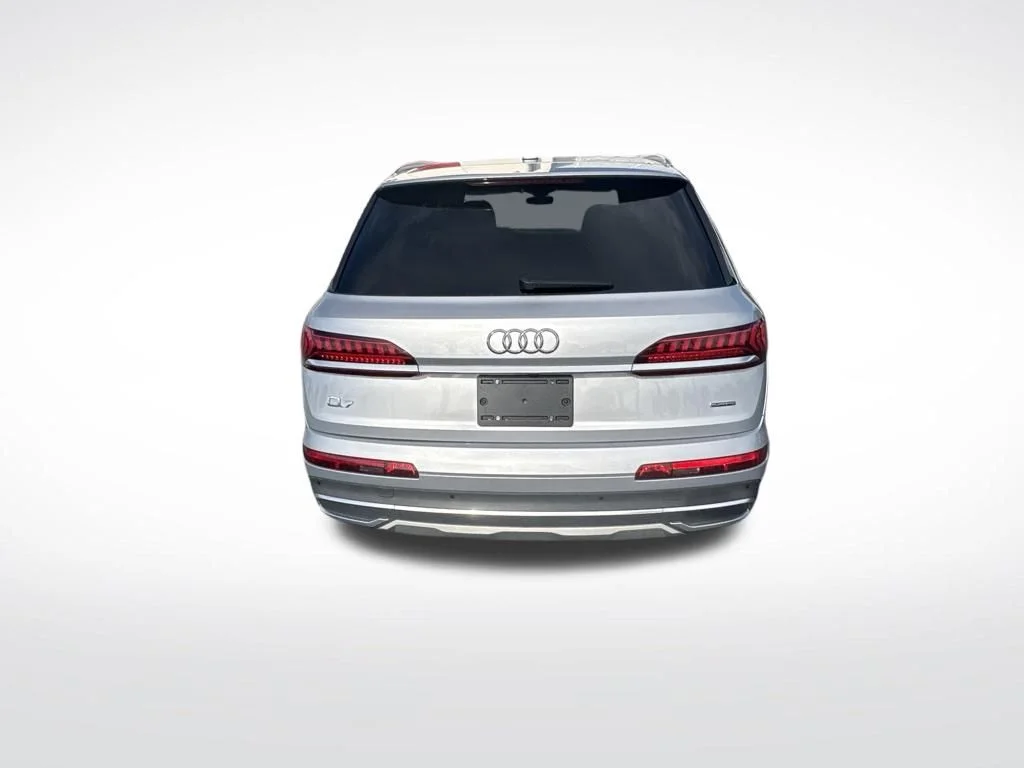 Used 2022 Florett Silver Metallic Audi 55 Premium image 10