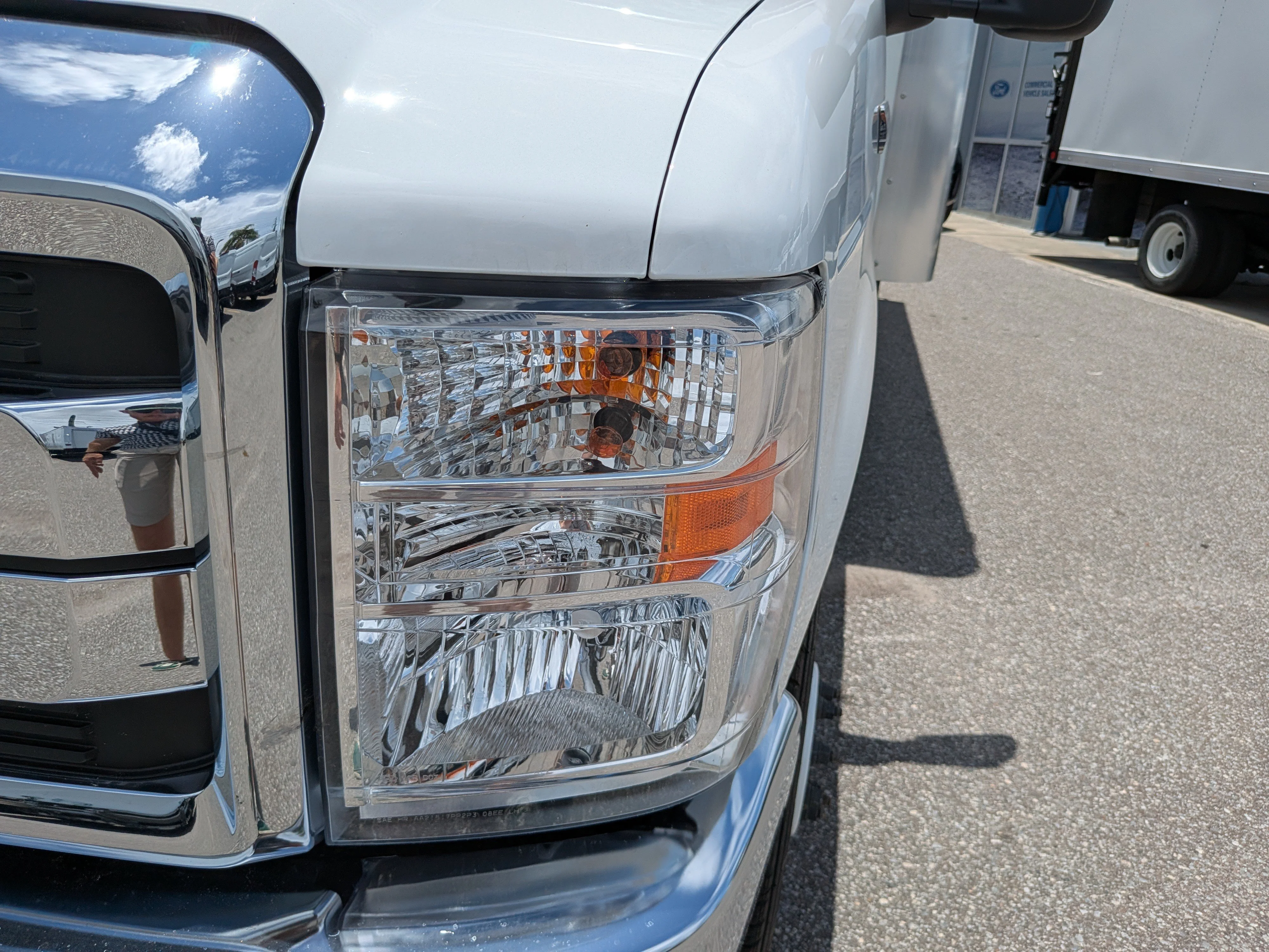 New 2026 Oxford White Ford E-350 SRW image 11