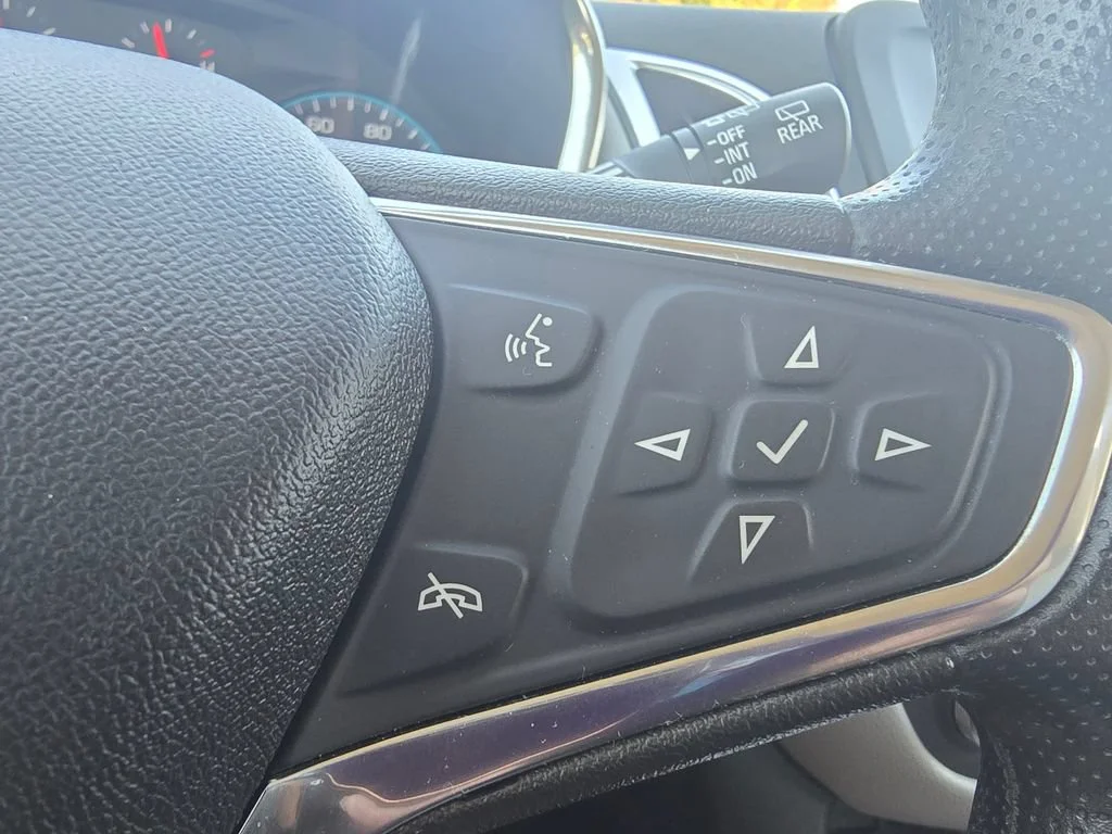 Used 2020 SILVER ICE METALLIC Chevrolet LS image 32