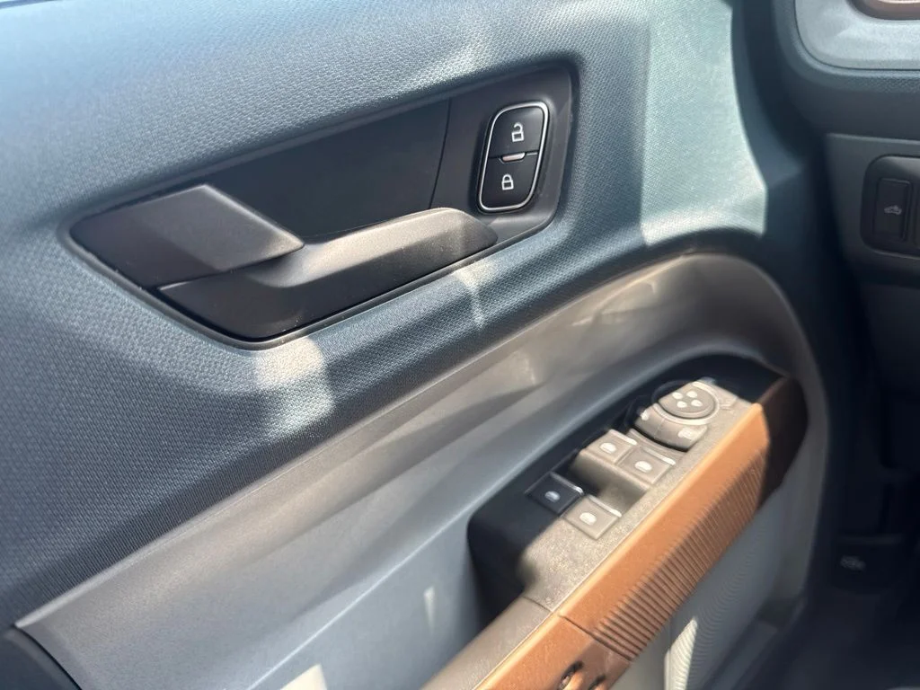 Used 2024 Silver Ford Lariat image 25