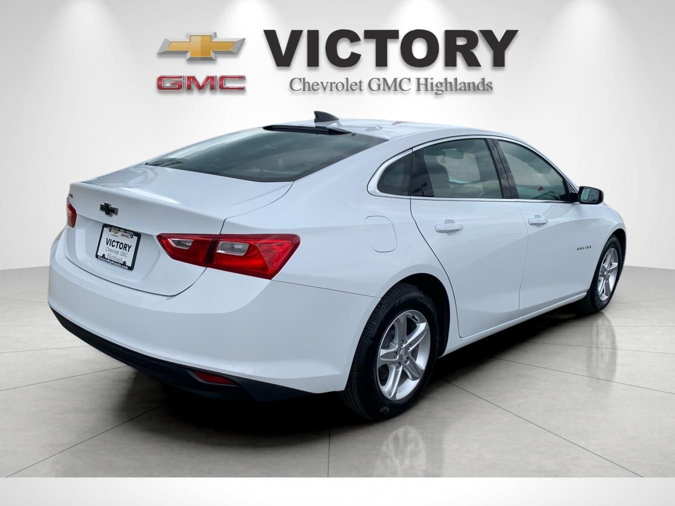 Used 2023 White Chevrolet LS image 3