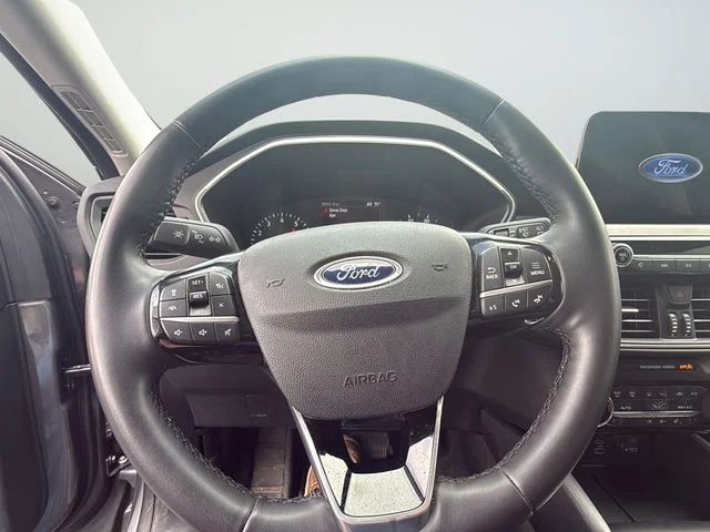 Used 2022 Gray Ford SEL image 11