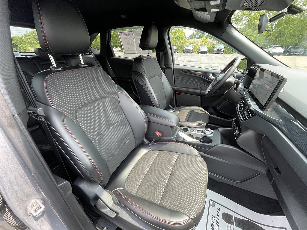 2024 Ford Escape ST-Line - Photo 23