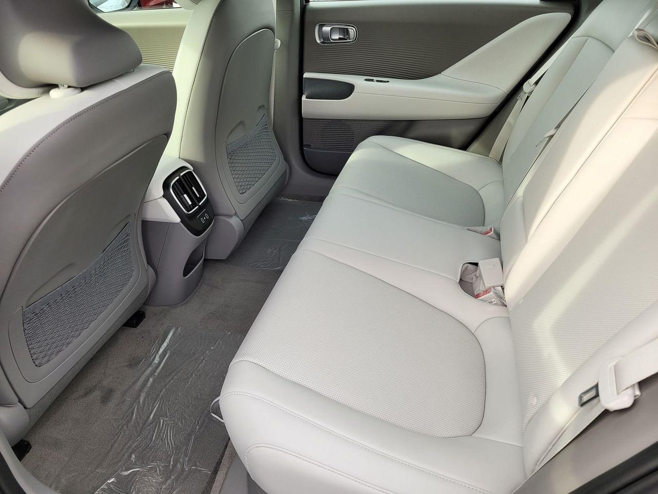 New 2025 White Hyundai SEL image 6
