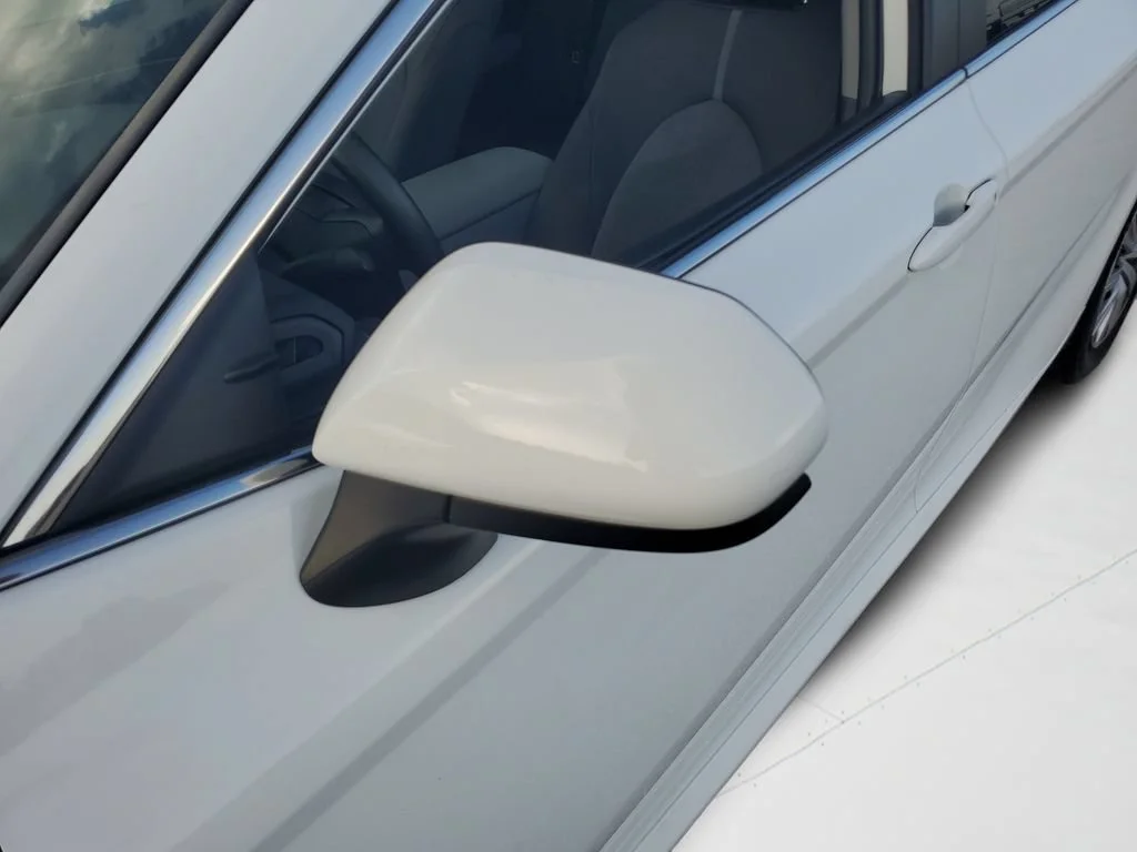 Used 2022 White Toyota LE Hybrid image 25