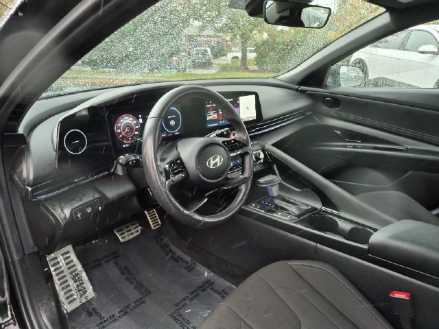 Used 2025 Black Hyundai SEL Sport image 10