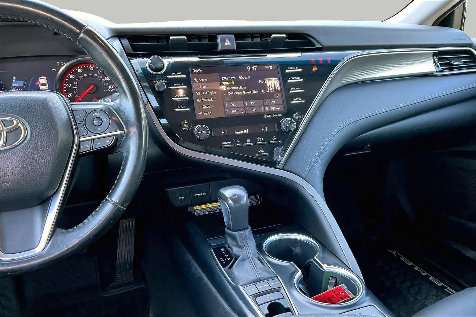 Used 2020 Wind Chill Pearl/Midnight Black Metallic Toyota XSE image 7