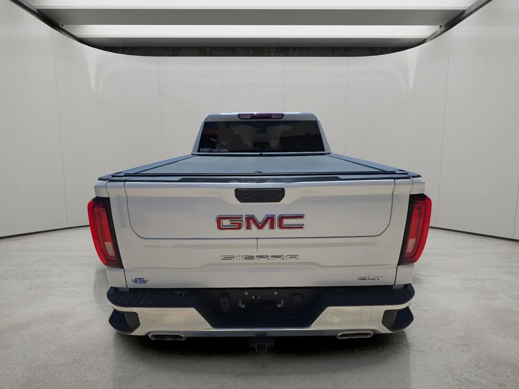 Used 2022  GMC SLT image 4