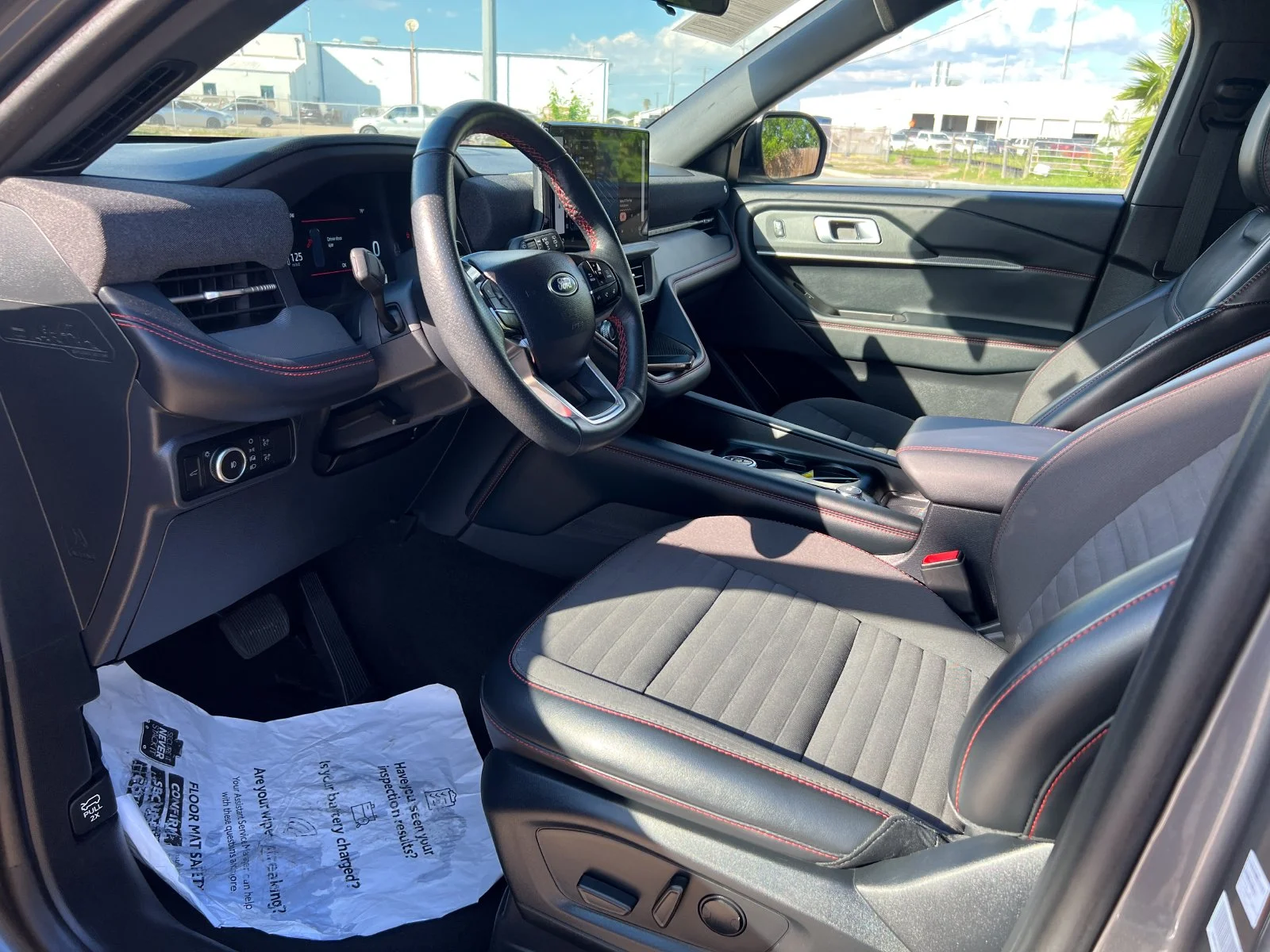 Used 2025 Gray Ford ST-Line image 17