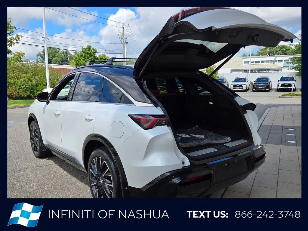 New 2027 2T RAD WHT INFINITI Autograph AWD image 19