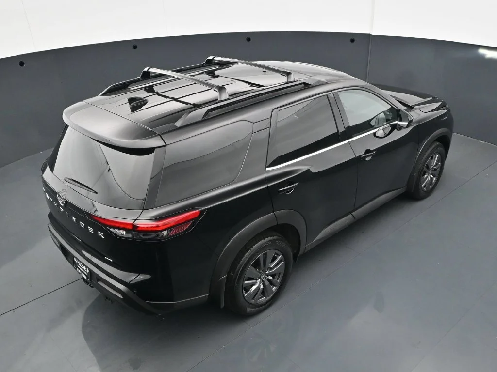 Used 2025 Super Black Nissan SV image 43