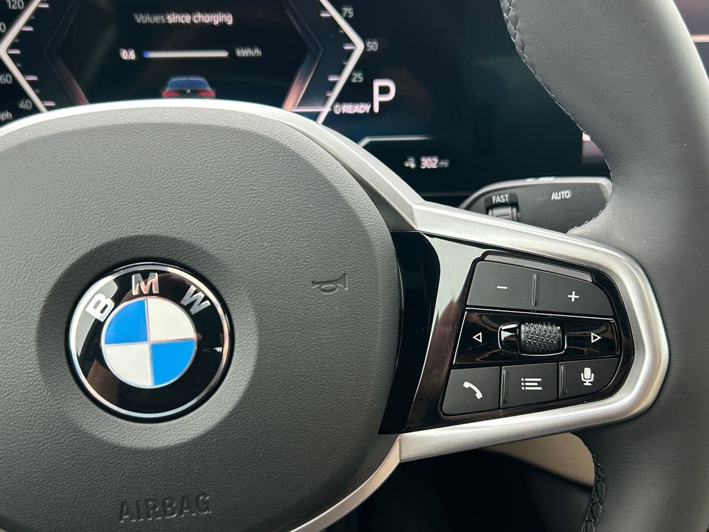 New 2026 Cape York Green Metallic BMW xDrive40 image 20