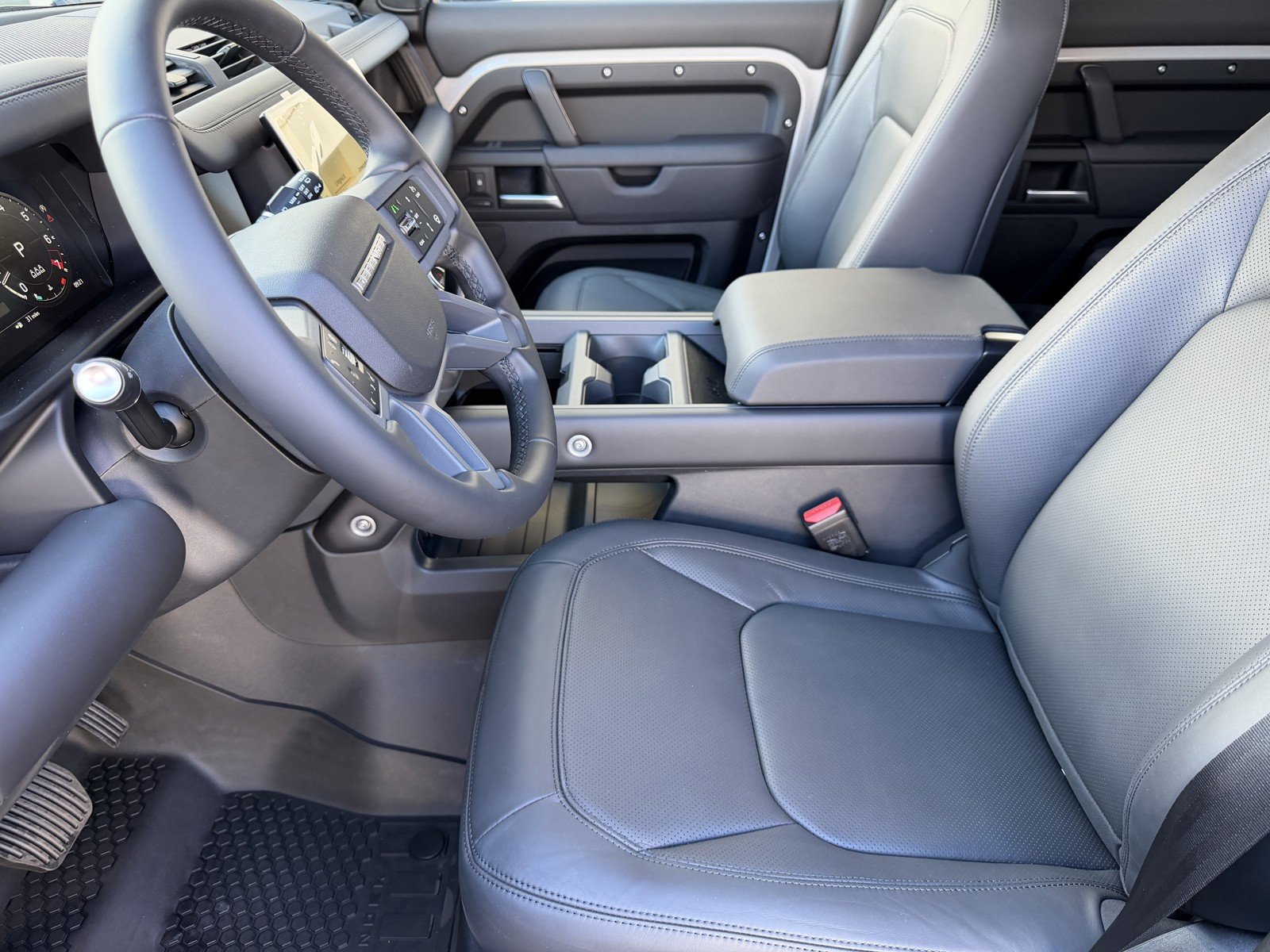 2026 Land Rover Defender S - Photo 9