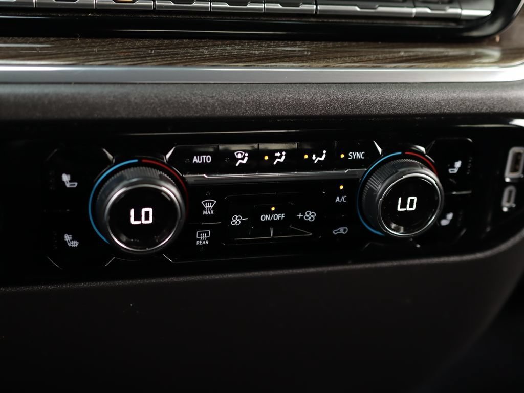Used 2024 Lakeshore Blue Metallic Chevrolet LT (2FL) image 17
