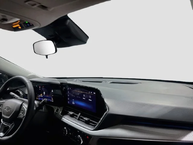 2026 Chevrolet Trax LT - Photo 25