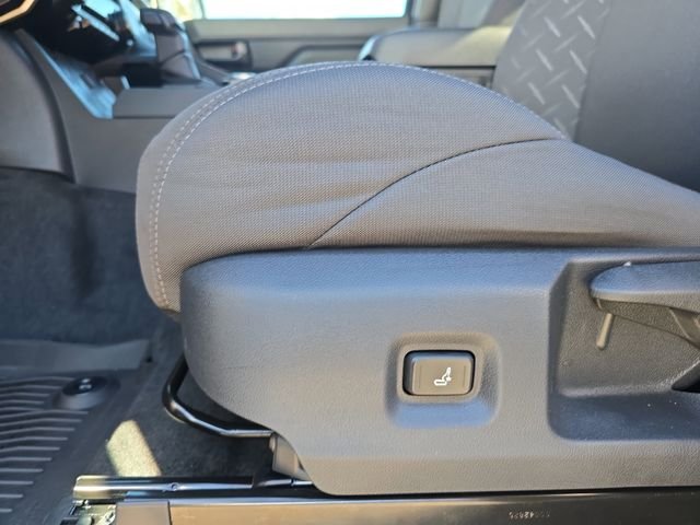 2025 Toyota Tacoma SR5 - Photo 27