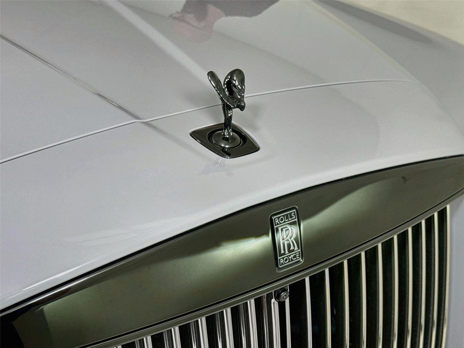 Used 2025 Tempest Gray Rolls-Royce Black Badge | Bespoke Audio | Starlight Roof image 38