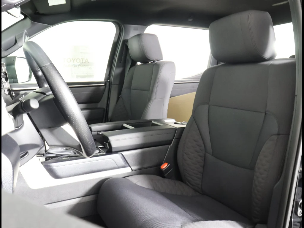 2026 Toyota Tundra SR5 - Photo 7