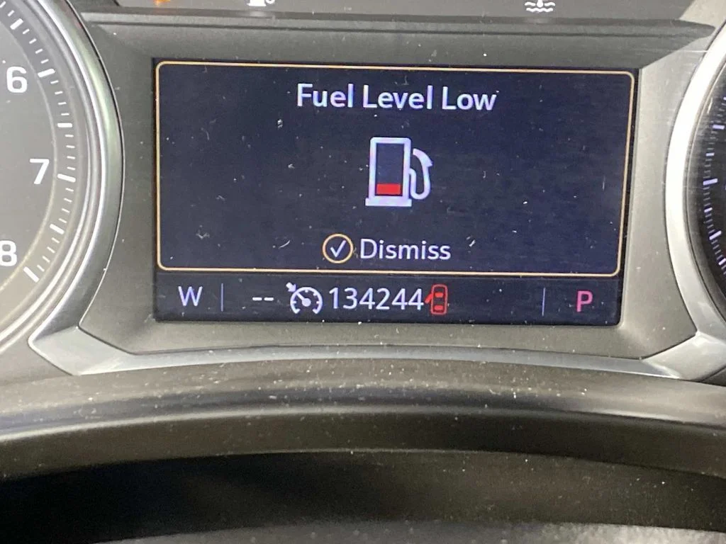 Used 2022 Silver GMC SLT image 20