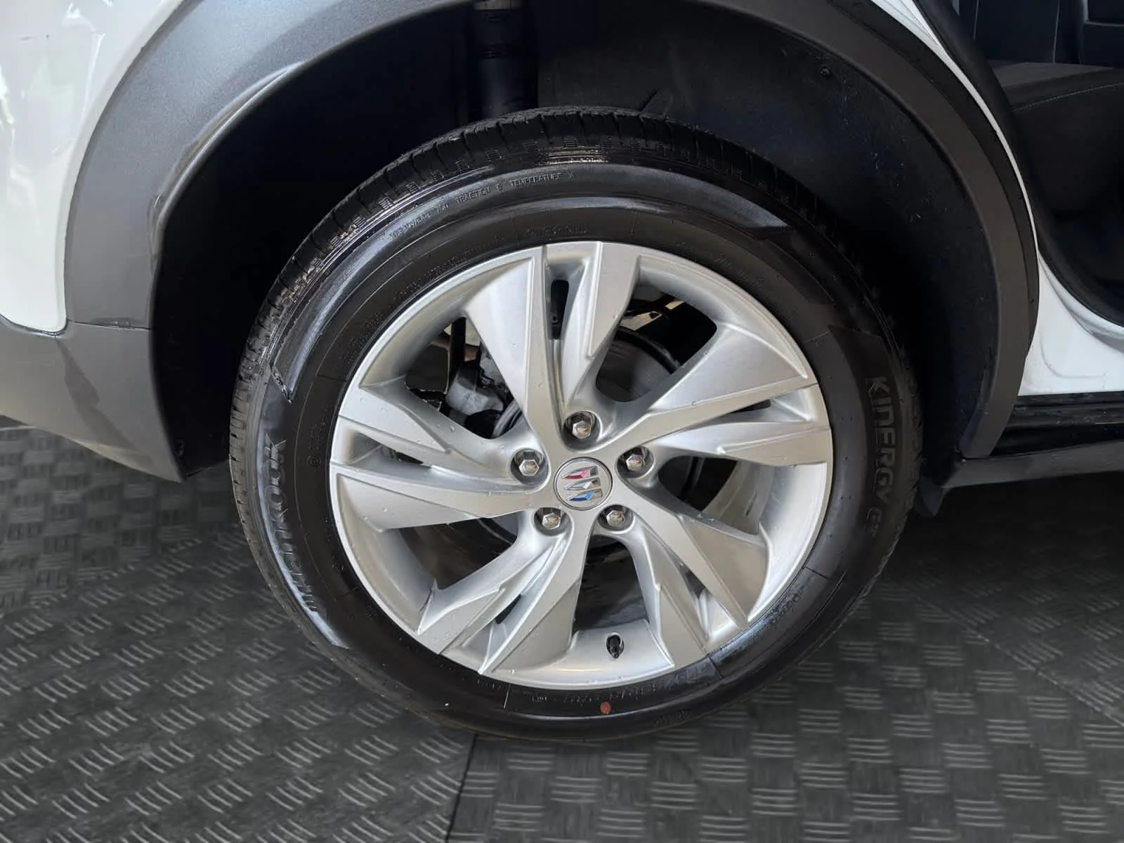 Used 2024 Summit White Buick Preferred image 8