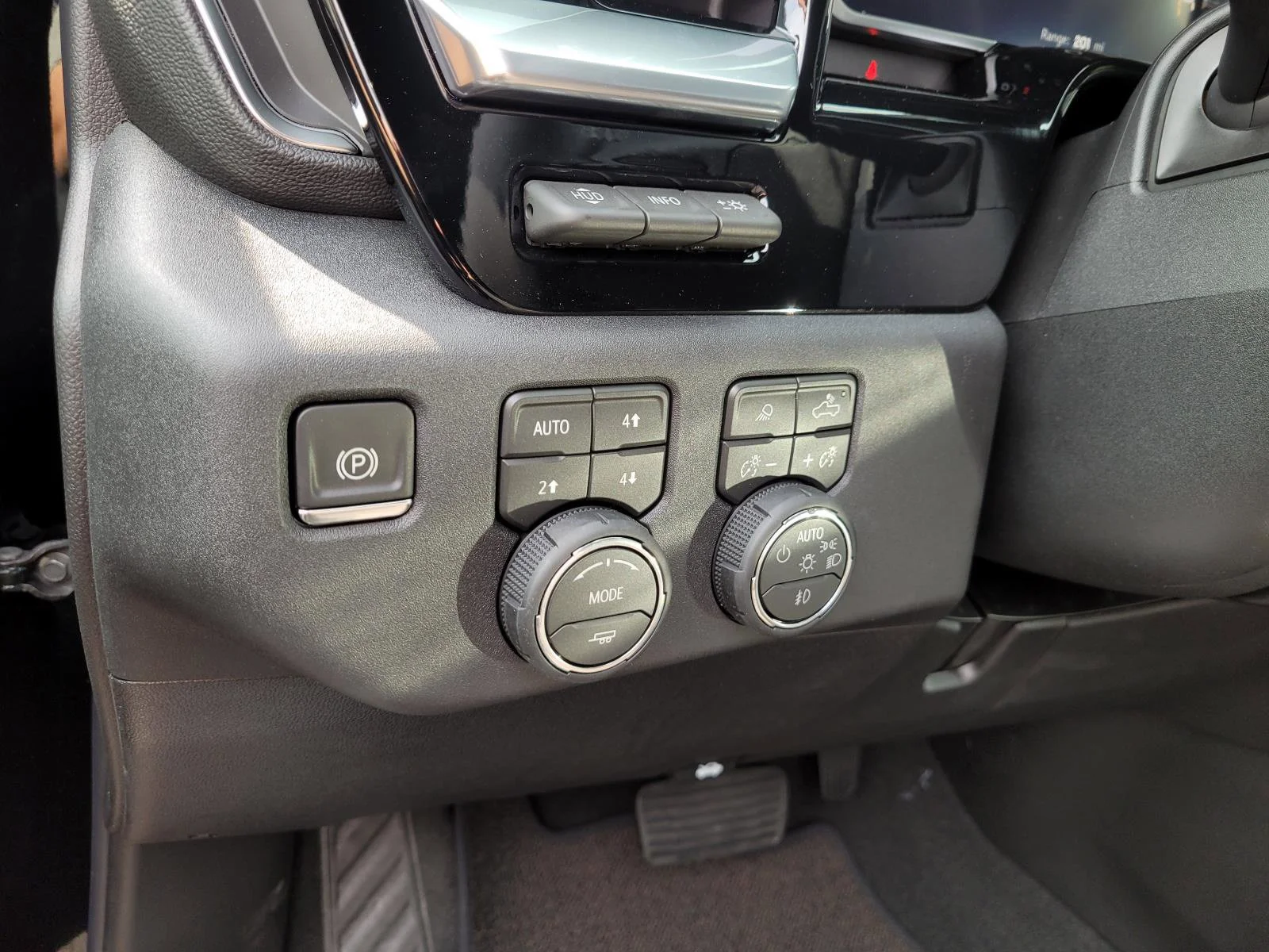 2026 Chevrolet Silverado 2500 HD High Country - Photo 17
