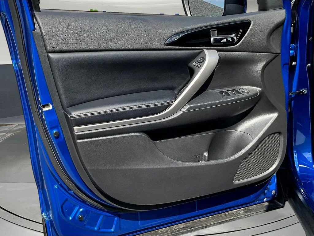 Used 2024 Blue Mitsubishi SE image 23