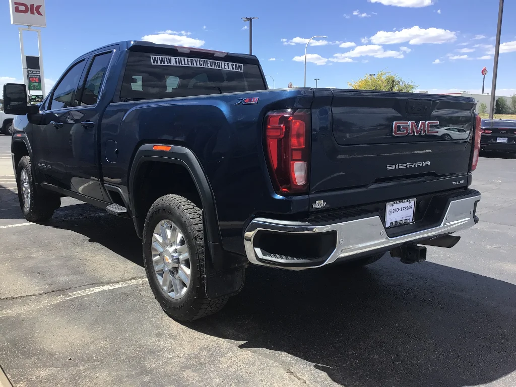 Used 2022 Pacific Blue Metallic GMC SLE image 4