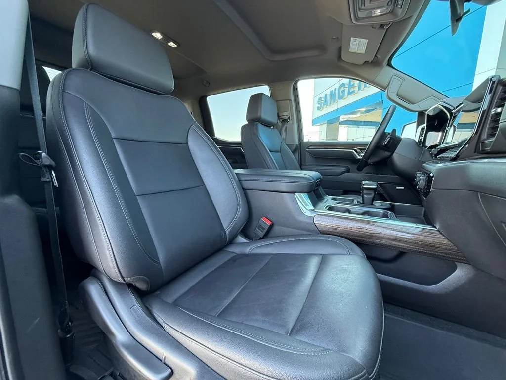 Used 2025 Summit White Chevrolet RST image 14