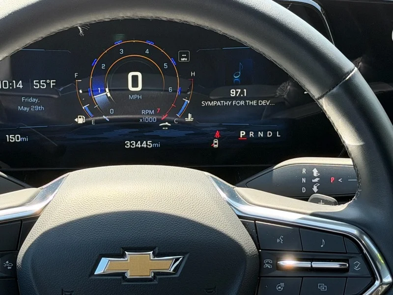 Used 2025 Summit White Chevrolet LT image 9