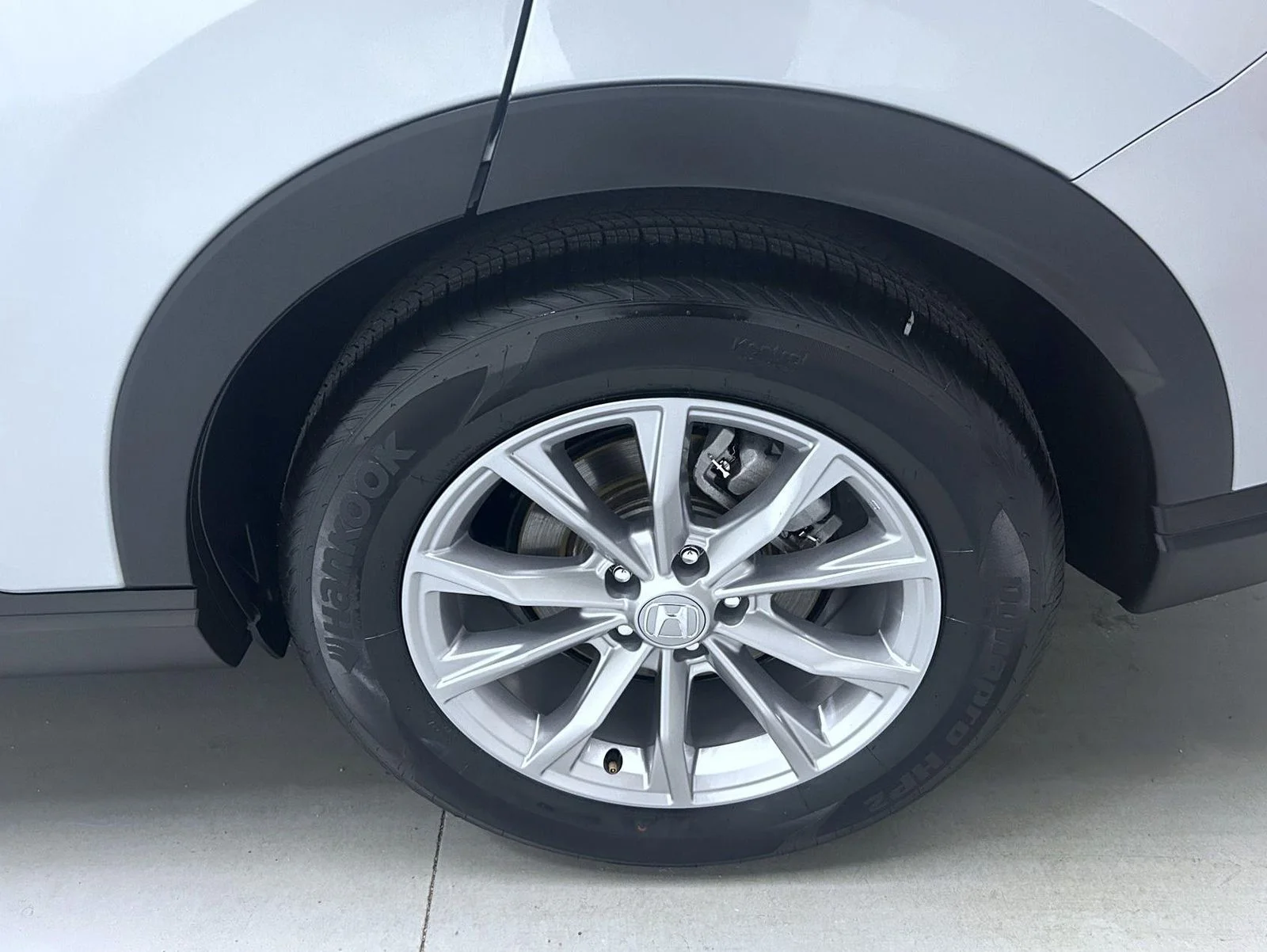 Used 2025 Silver Honda EX-L image 23