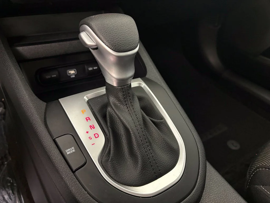 Used 2023 Blue Kia LXS image 31
