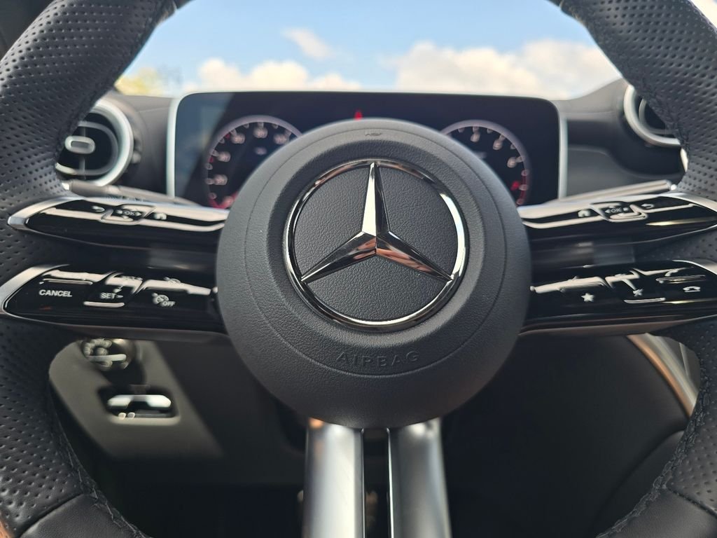 Used 2026 Black Mercedes-Benz GLC 300 image 30