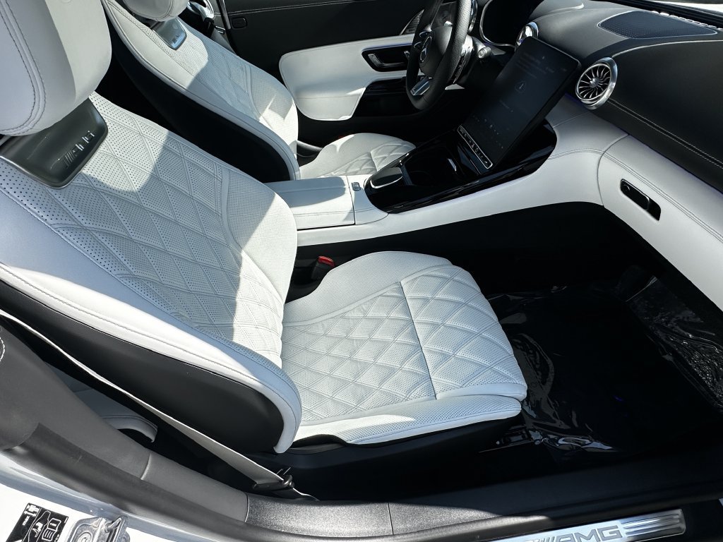 New 2026 MANUFAKTUR Moonlight White Metallic Mercedes-Benz AMG® GT 43 image 47