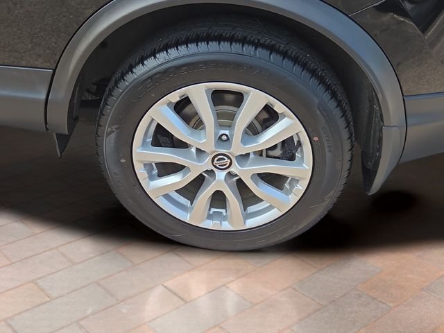 Used 2022 Black Nissan SV image 23