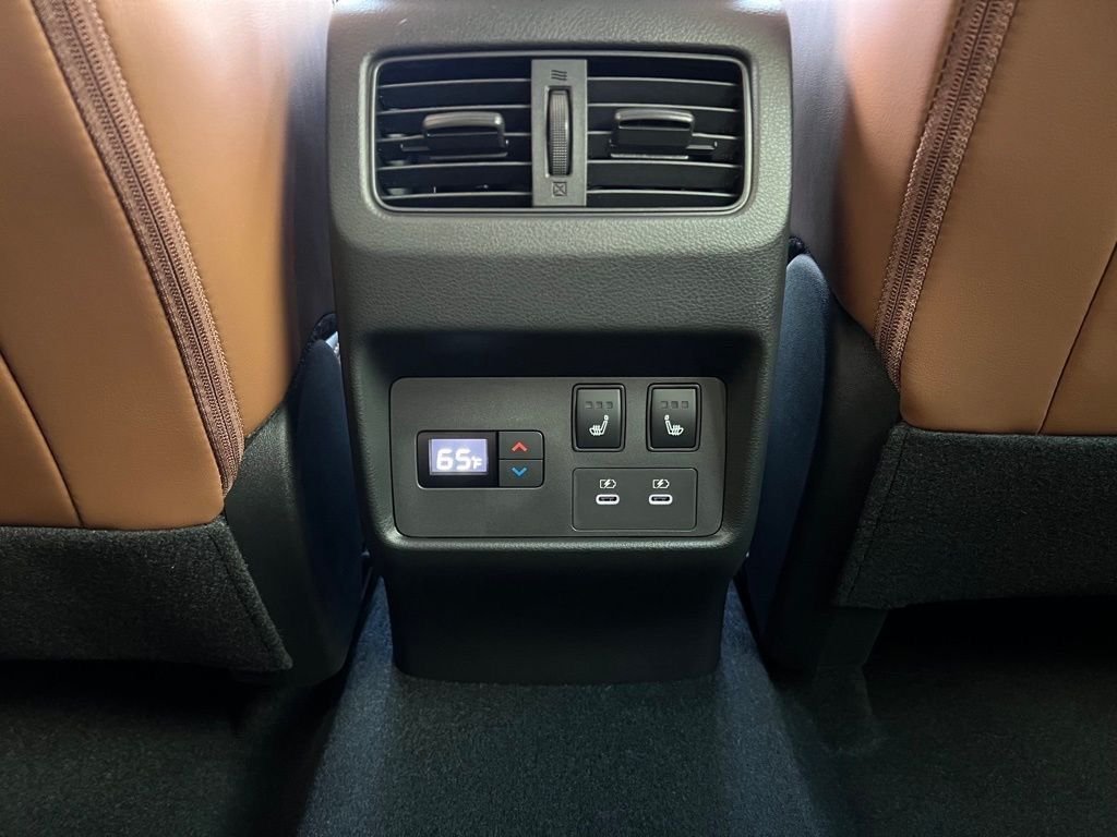 New 2026 Everest White Pearl TriCoat Nissan Platinum image 23