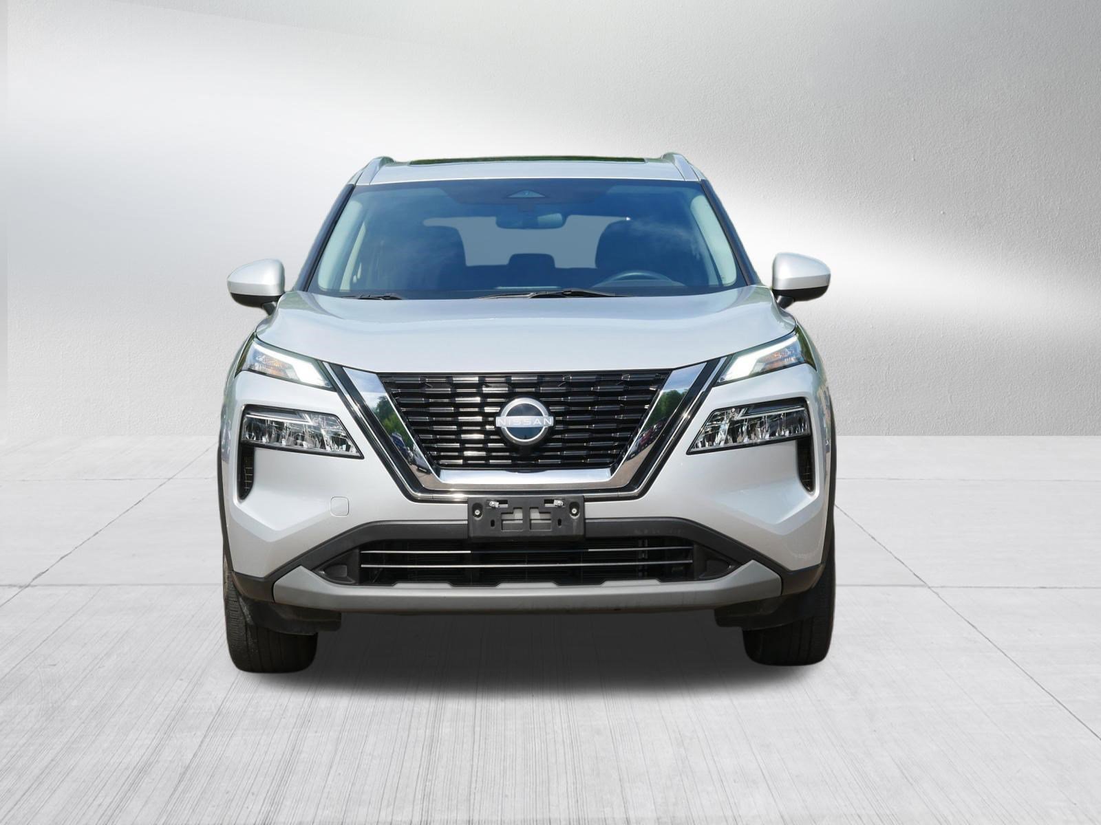 Used 2023 Brilliant Silver Metallic Nissan SV image 2
