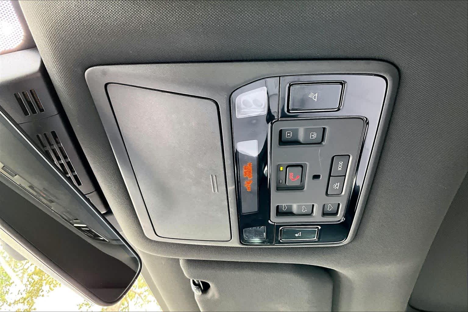 Used 2026 Wind Chill Pearl Lexus F SPORT Handling image 32