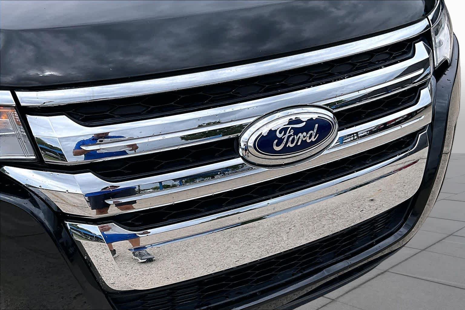 Used 2012 Tuxedo Black Metallic Ford SEL image 30