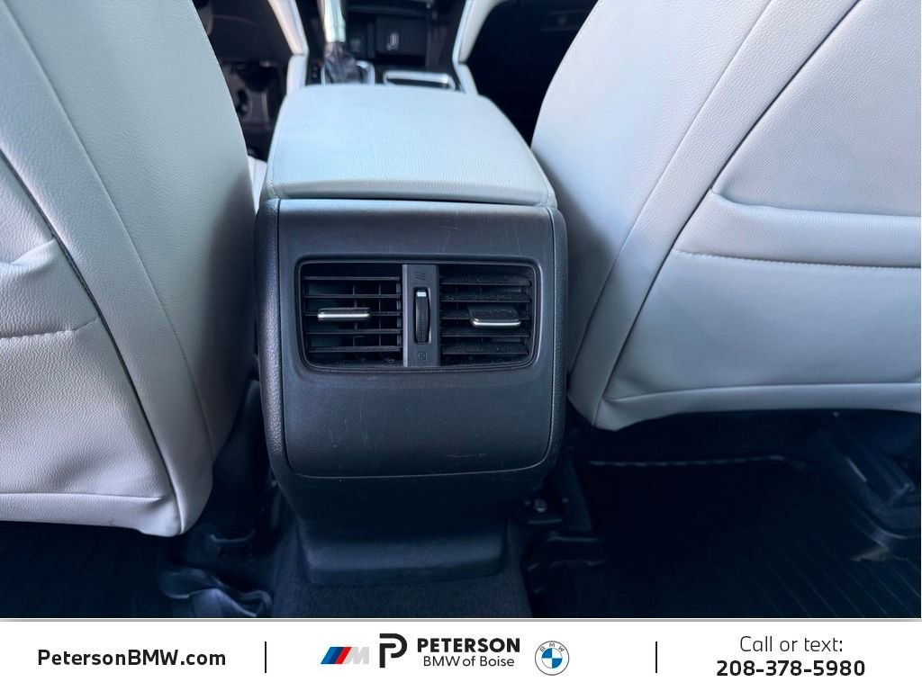 Used 2018  Honda Touring image 17