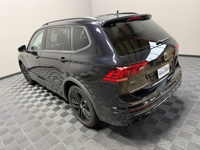 Certified Used 2022 Deep Black Pearl Effect Volkswagen 2.0T SE R-Line Black image 9