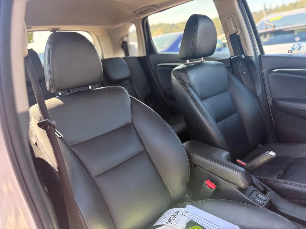 Used 2017 White Honda EX-L image 16