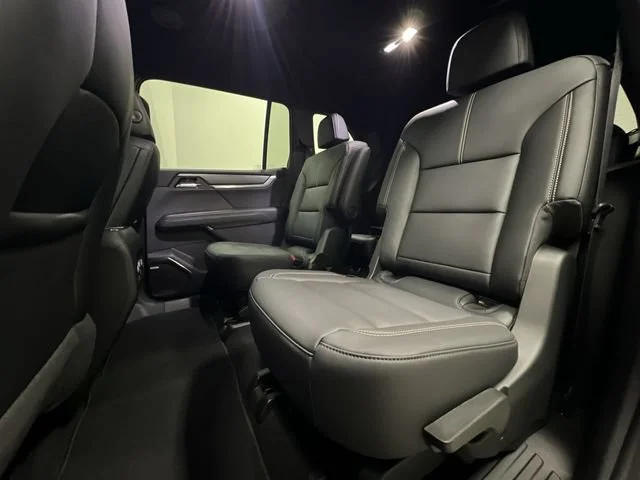 New 2026 Sterling Metallic GMC Elevation image 25
