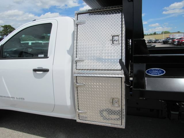New 2026 Summit White GMC Pro image 9