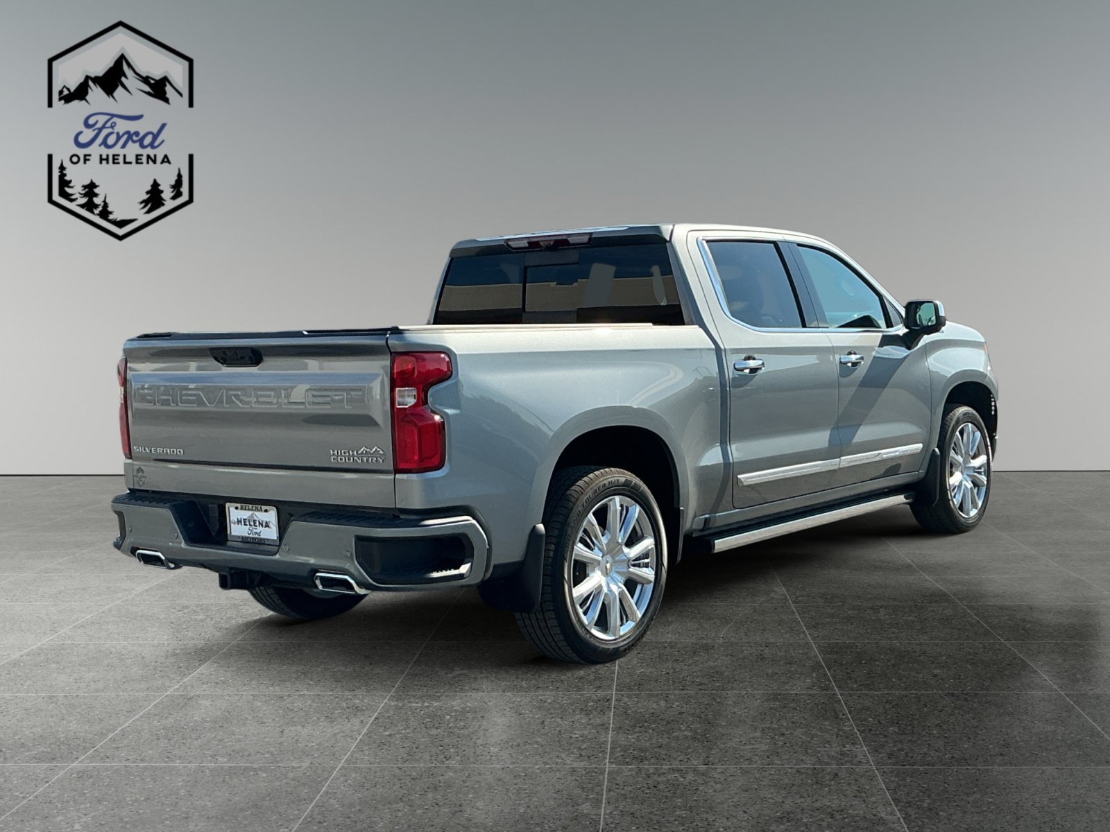 Used 2023 Gray Chevrolet High Country image 5