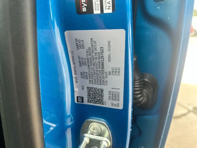 Used 2021 Blue Chevrolet ZR2 image 37