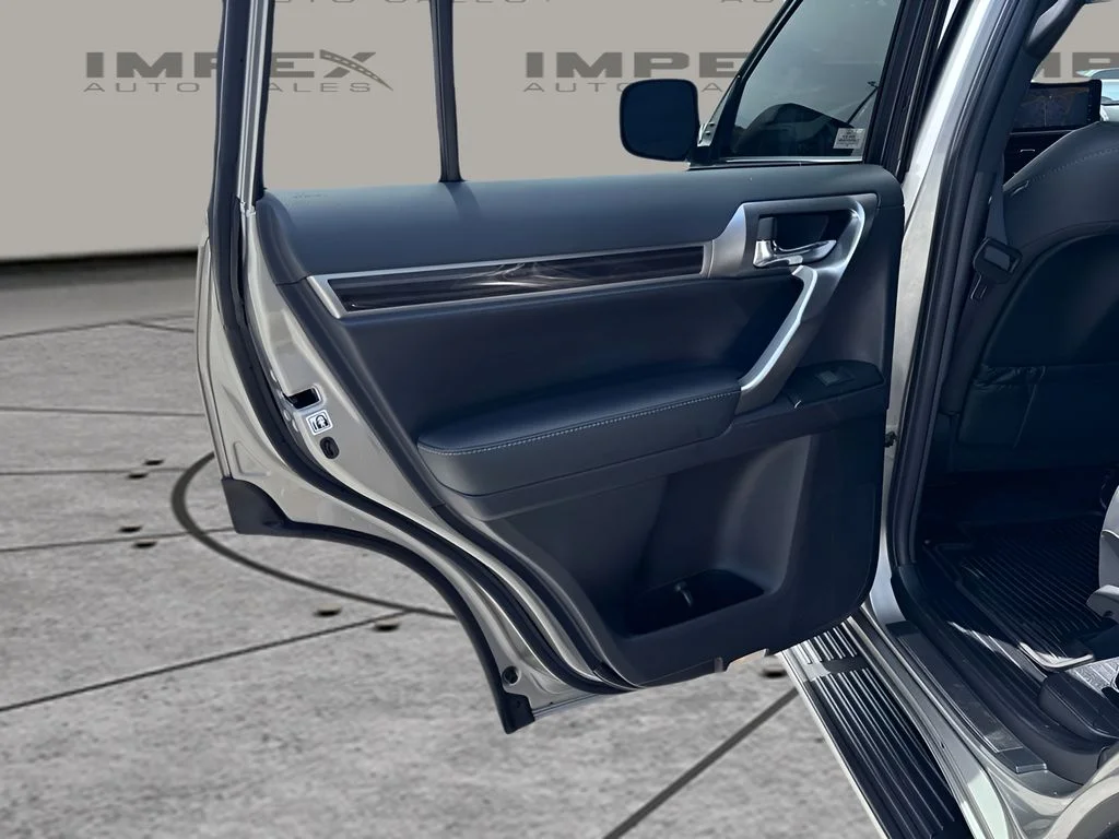 Used 2023 Silver Lexus 460 image 31