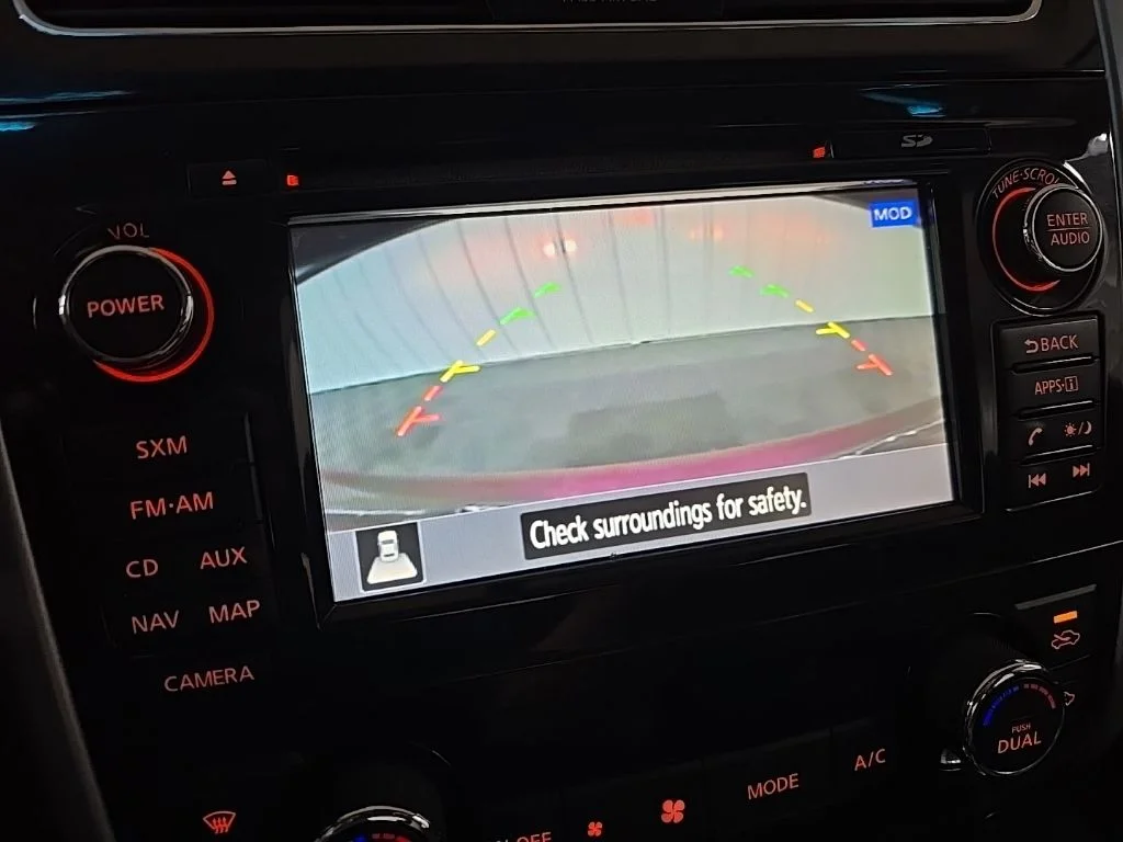 Used 2015 Red Nissan 3.5 SL image 24